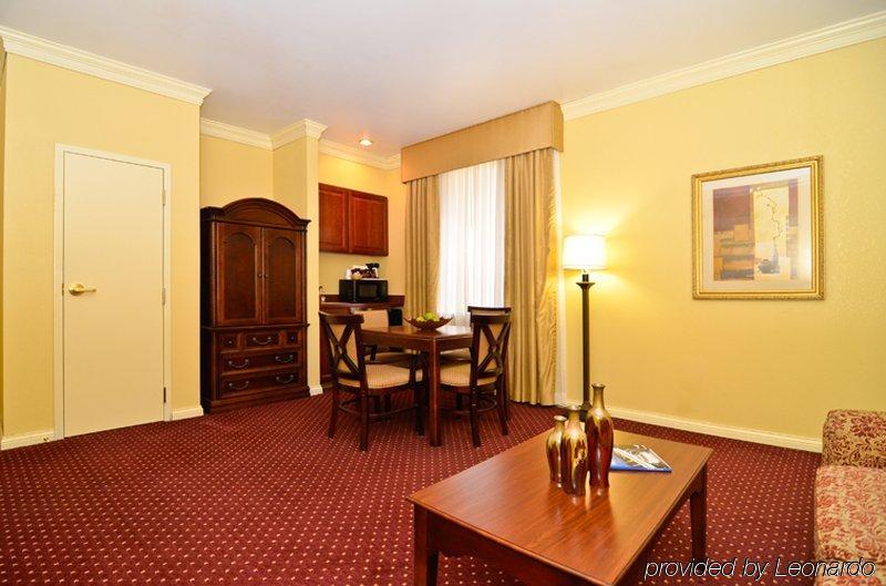 Fairfield Inn & Suites By Marriott Milwaukee Downtown חדר תמונה