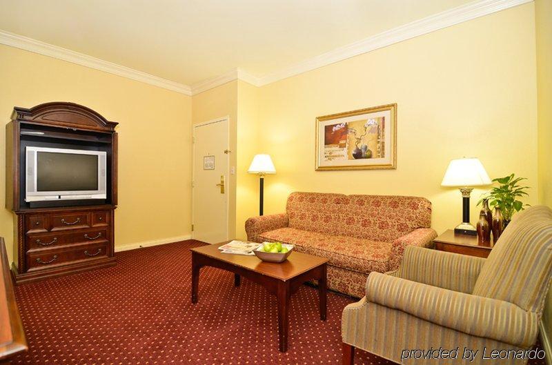 Fairfield Inn & Suites By Marriott Milwaukee Downtown חדר תמונה