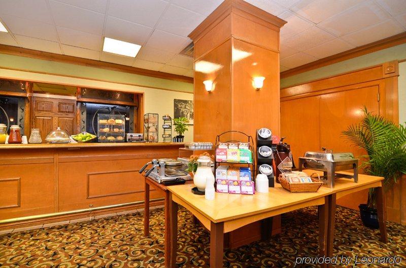 Fairfield Inn & Suites By Marriott Milwaukee Downtown מסעדה תמונה